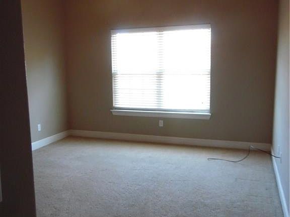 5th image of 1614 N Shetland Dr
