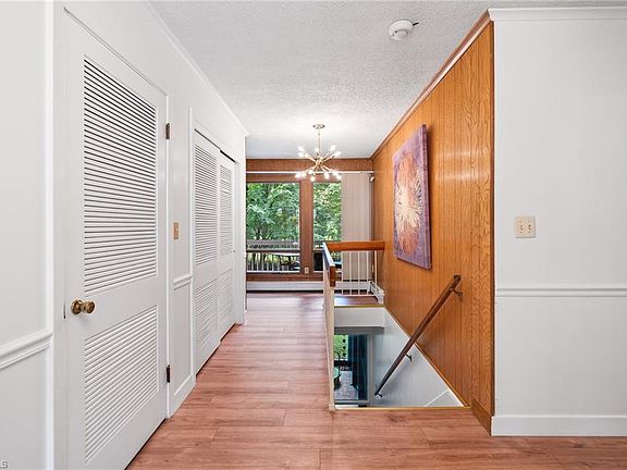 3rd image of 152 Circle Dr