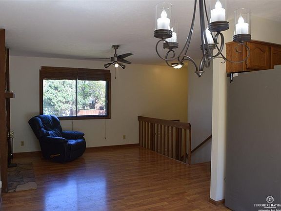 4th image of 5225 Hyde Park Ct