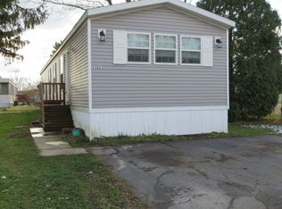 1121 Oakbrook E, Jackson, MI 49201