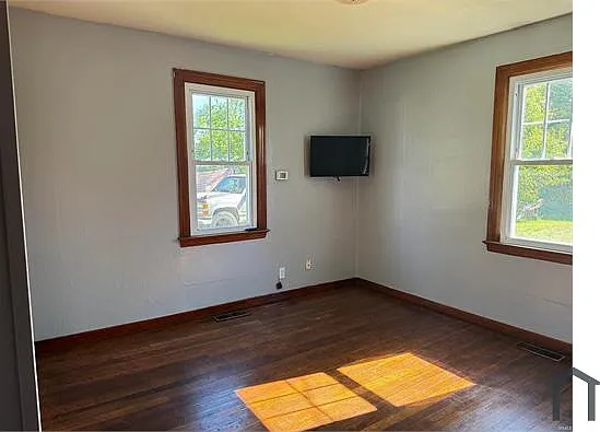 5709 N Kerth Ave — Photo 6