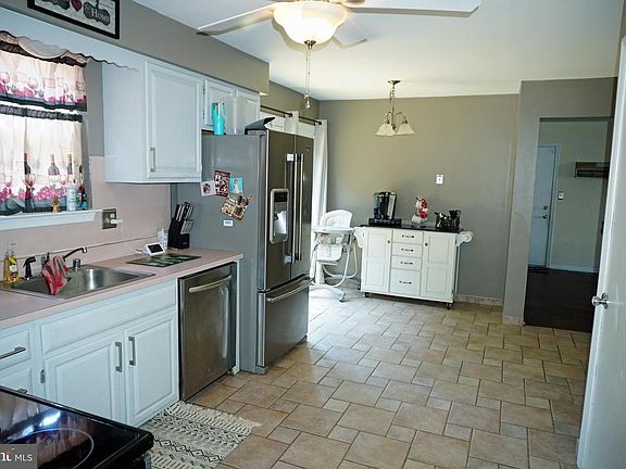 3rd image of 240 Landau Way