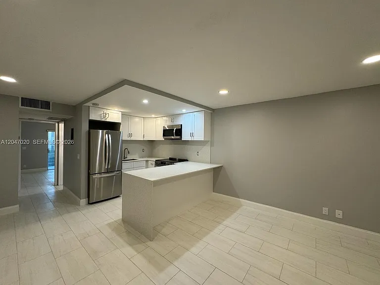 500 Village Green Cir W #215 — Photo 2