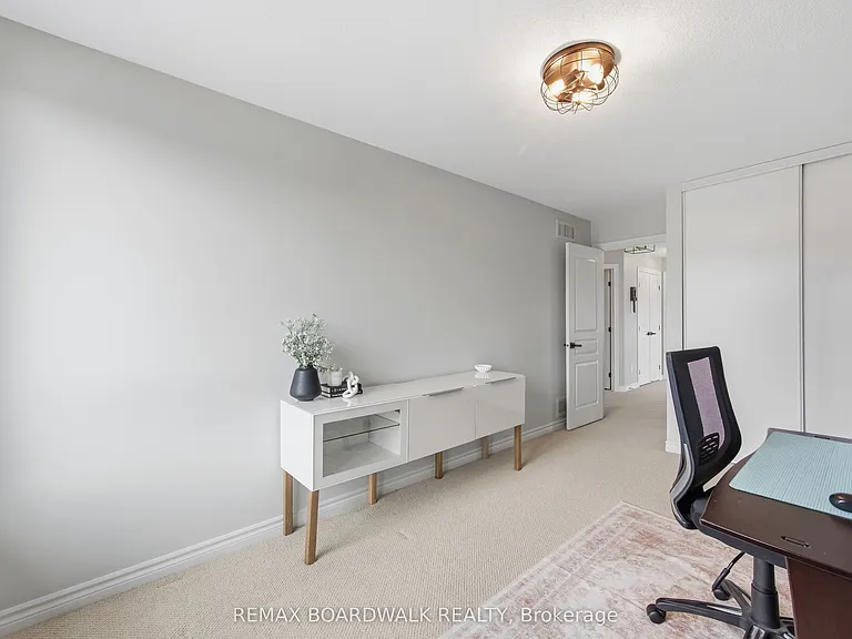 375 Cooks Mill Cres — Photo 28