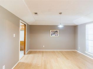 536 Edmonds Way, Desoto, TX 75115