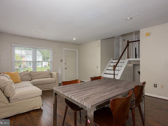 4th image of 11 Silver Hill Ct