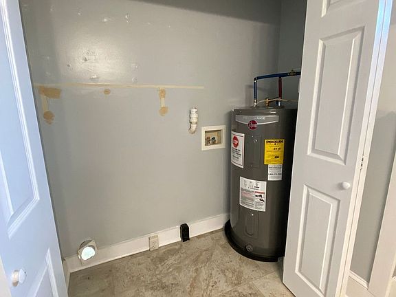 3rd image of 105 Arlington Ave