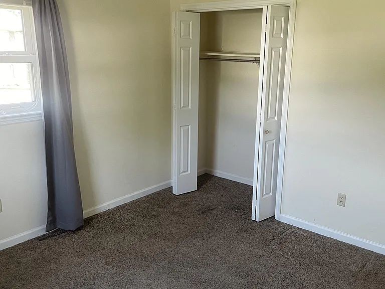 400 Pinnacle St — Photo 13