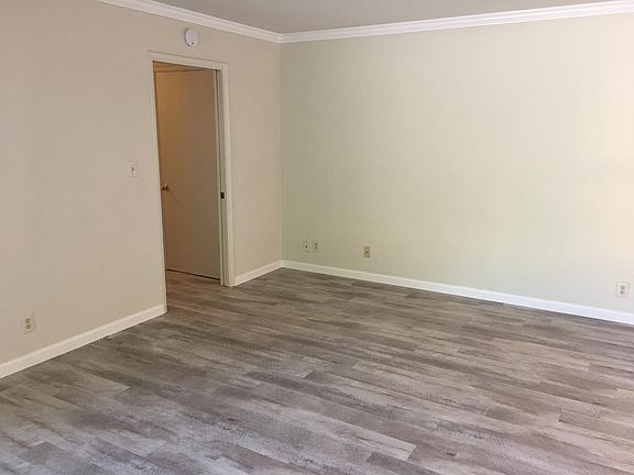 3rd image of 4274 Wilkie Way #D-l