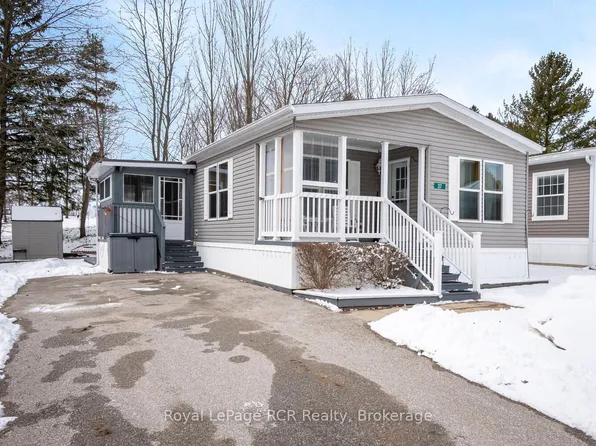 37 Sussex Sq, Georgian Bluffs, ON N4K 5N5