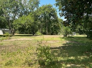 588 N Meeker Rd, Beaumont, TX 77713