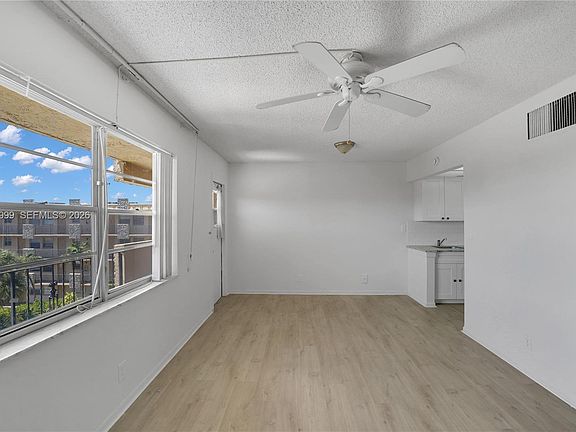4th image of 2145 Pierce St APT 418