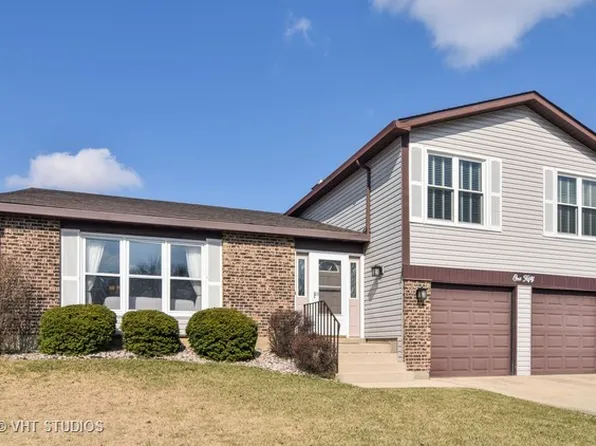 150 Brookside Dr, Glendale Heights, IL 60139