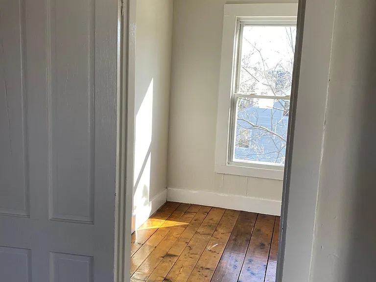 study/office or nursery-sized bedroom