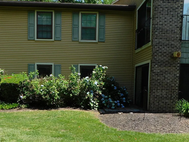 87A W Bluebell Ln #A — Photo 3