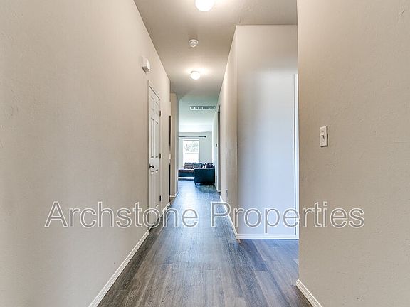 2nd image of 1308 Dustin Dr