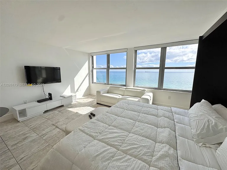 2899 Collins Ave #1433 — Photo 8