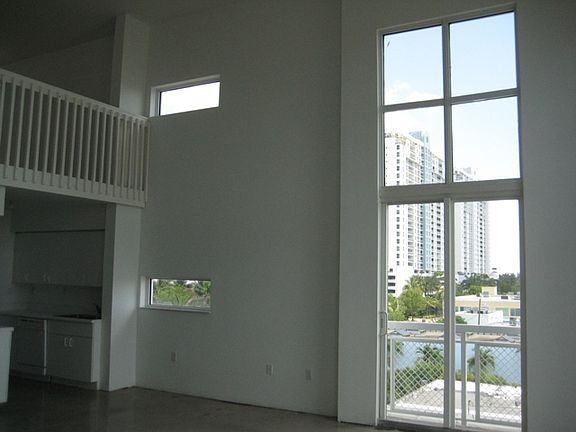 4th image of 1701 Sunset Harbor Dr APT 508