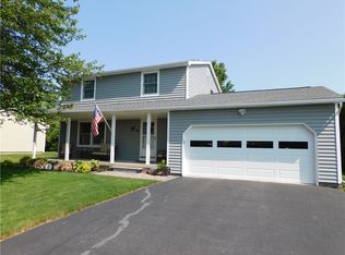 46 Fairview Dr, Brockport, NY 14420