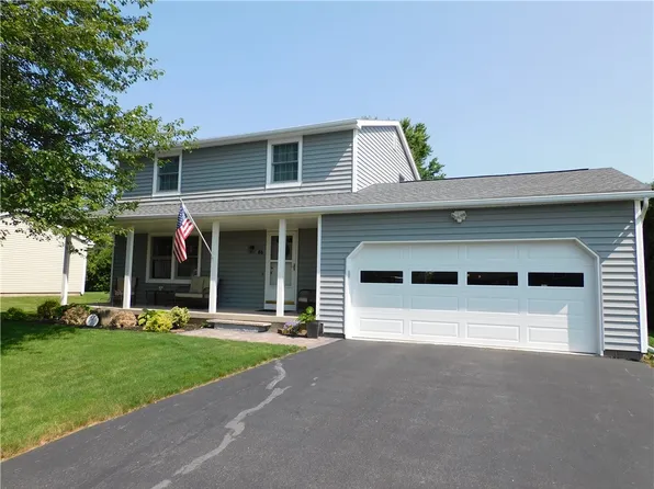 46 Fairview Dr, Brockport, NY 14420