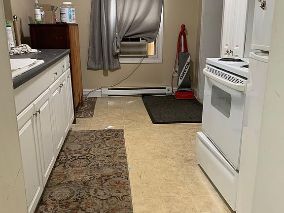 2nd image of 805 Kabrich St
