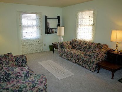 5th image of 1000 9th St APT 35