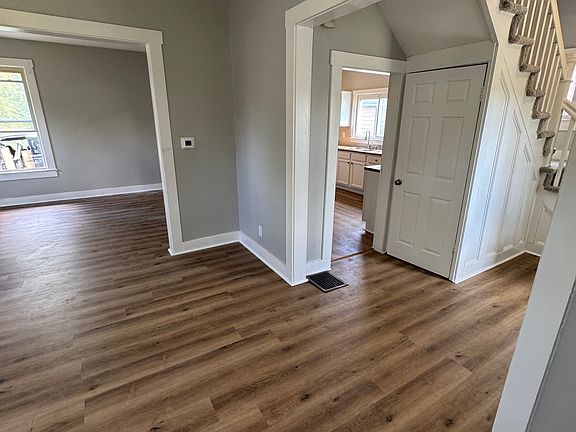 RENT - TIL - OWN
Newly Remodeled
SPACIOUS 3 BEDROOM
NO * MONEY * DOWN
NO * DEPOSIT *
Just your first Month's Rent Gets Keys in Hand
Move in IMMEDIATELY
OPEN HOUSE *THIS* SATURDAY 10/16 from 12pm-1pm