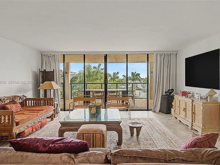 2575 Brickell Bay Dr #4A — Photo 11