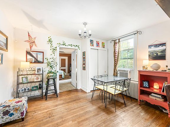 9th image of 1231 Oakwood St