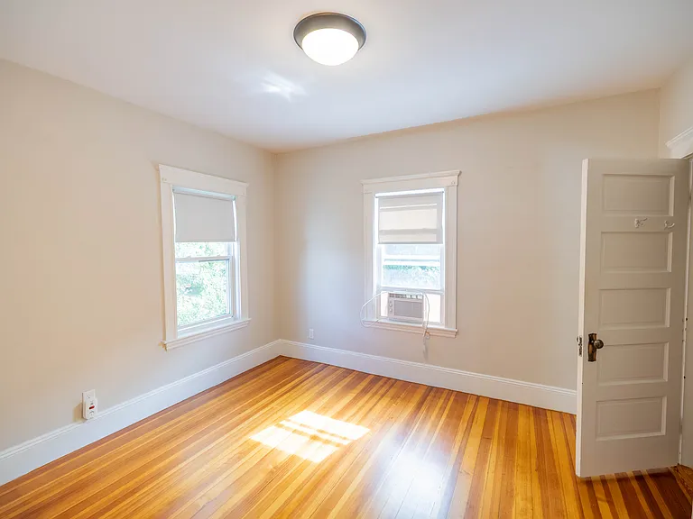 12 Benham St #2 — Photo 16