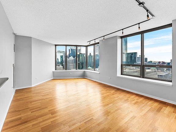 3rd image of 400 N La Salle Dr APT 3608
