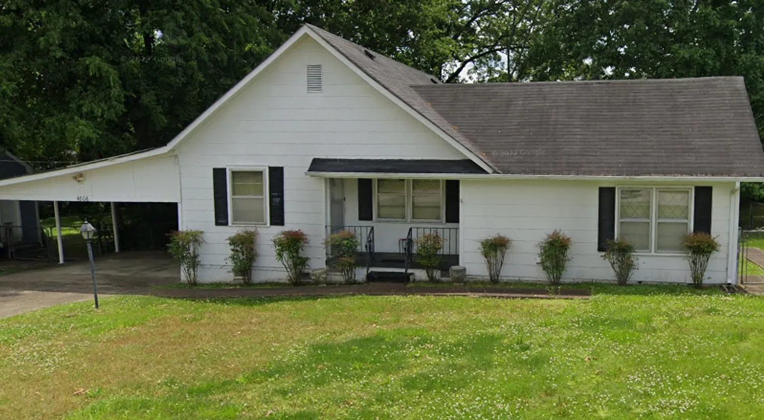 Spacious 3bed/1.5bath for rent in East Ridge! — Photo 1