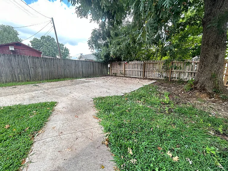 308 W Kivett St — Photo 9