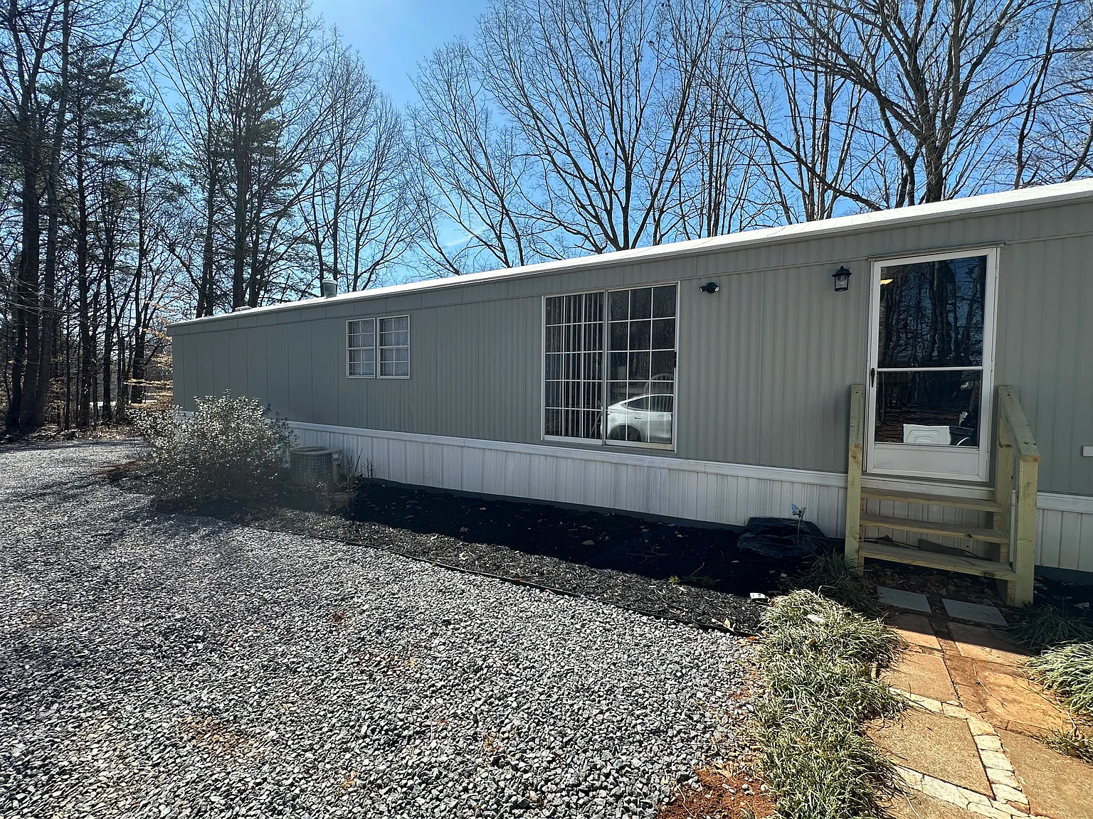 1 bed, 1100 sqft, $1,500 — Photo 2