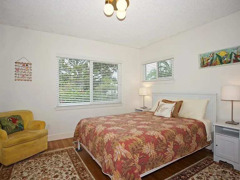 621 Country Club Ln — Photo 8
