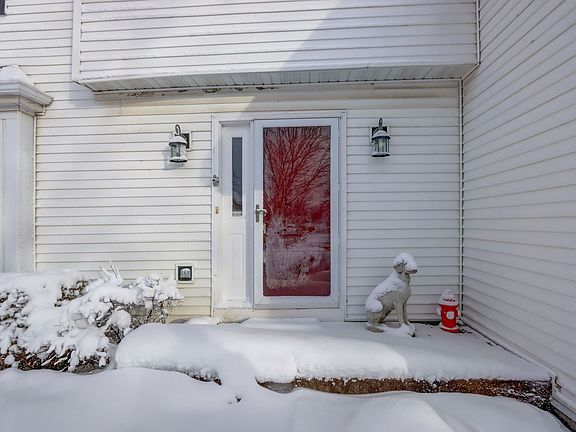 5th image of 265 Thistle Ln