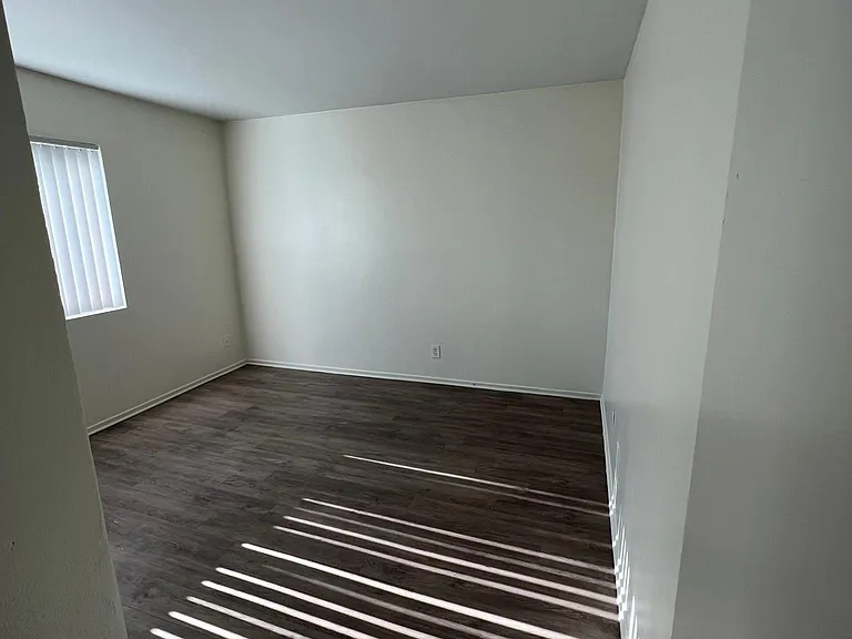 531 W Channel Islands Blvd #4 — Photo 4