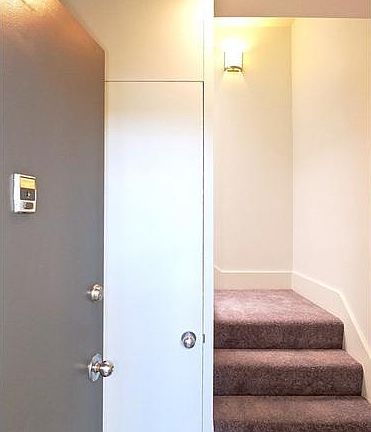 3rd image of 1635 Granville Ave APT 1