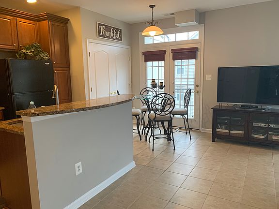 3rd image of 7052 Little Thames Dr