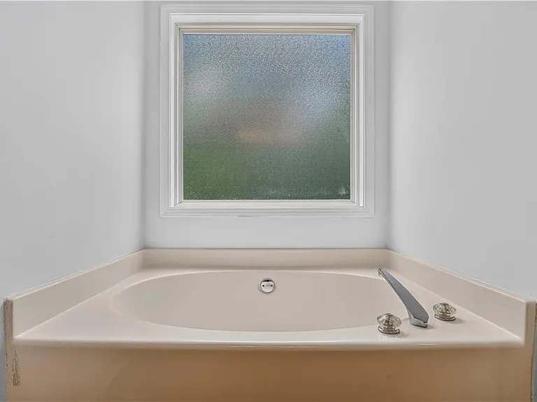 325 Shadowbrooke Cir — Photo 21