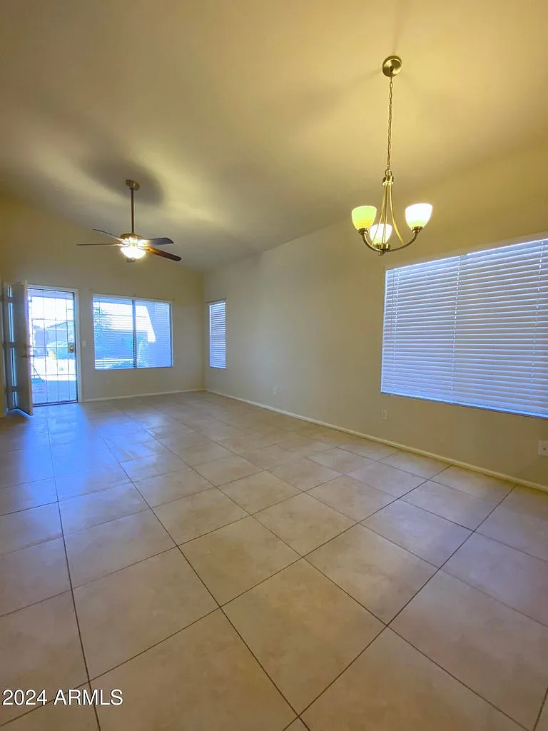3 bed, 1264 sqft, $1,600 — Photo 2