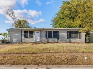 205 Laurel Ln, Mc Gregor, TX 76657