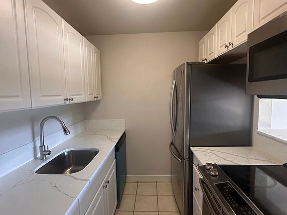 4th image of 447 SW 155th St APT S10