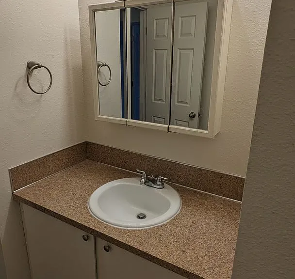 Royal Crest Townhomes — Photo 127