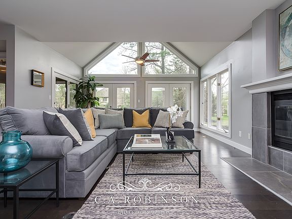 4th image of 219 Deer Meadow Dr