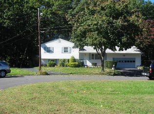 35 Ellyn St, West Haven, CT 06516