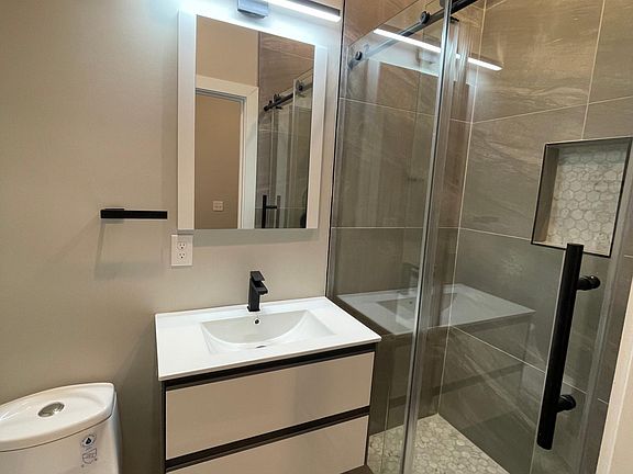 full bathroom 2