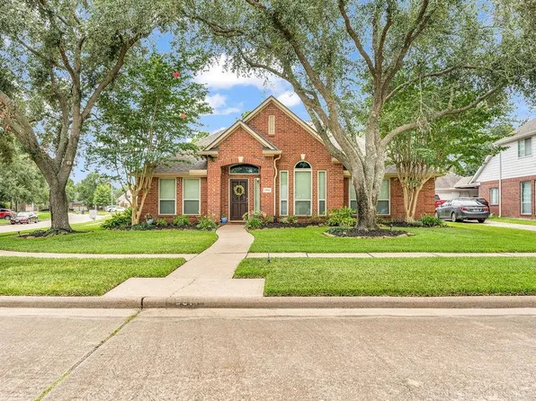 15811 Red Hill Trail, Houston, TX 77095
