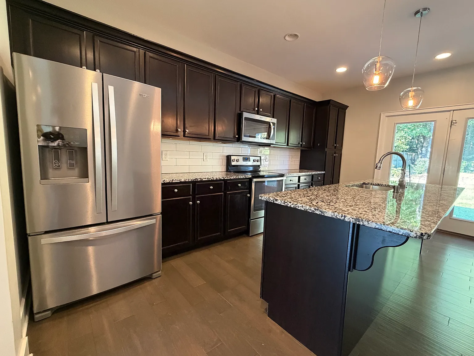 3 bed, 2075 sqft, $2,000 — Photo 3