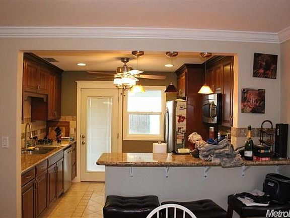 4th image of 1210 Coolidge Ave